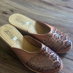 Womens Fanny slip on heels